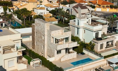 Resale - Villa - La Zenia - 