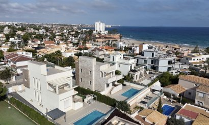 Resale - Villa - La Zenia - 