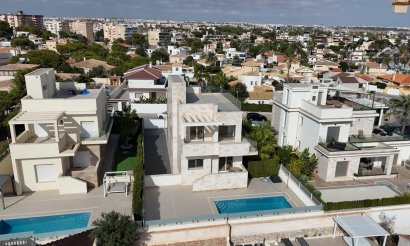 Resale - Villa - La Zenia - 
