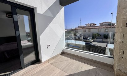 Resale - Villa - Playa Flamenca - 