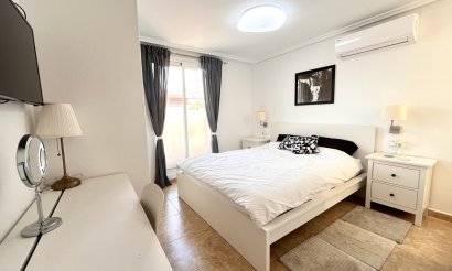 Resale - Townhouse - La Mata