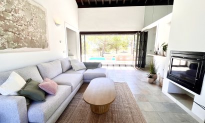 Resale - Townhouse - Sucina