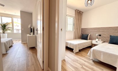 Resale - Townhouse - Playa Flamenca - 