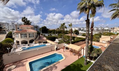 Resale - Villa - La Zenia - 