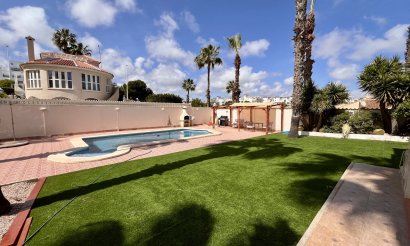 Resale - Villa - La Zenia - 