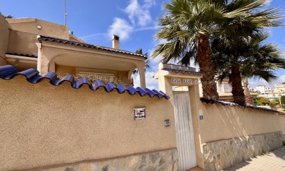 Resale - Villa - La Zenia - 