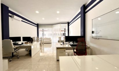 Resale - Commercial - Playa Flamenca - 