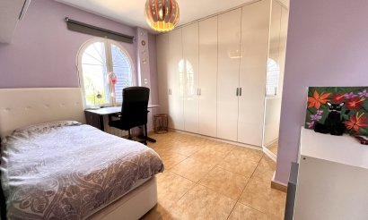 Resale - Villa - La Zenia - 