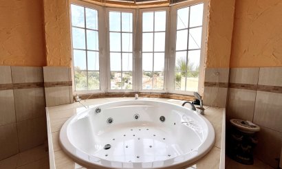 Resale - Villa - La Zenia - 