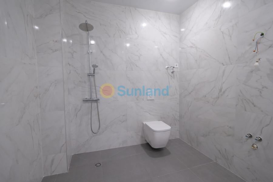 Segunda mano - Commercial - Torrevieja - Centro