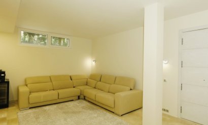 Resale - Villa - La Zenia - 