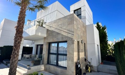 Resale - Villa - Ciudad Quesada - 