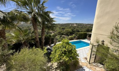 Resale - Villa - Villamartin