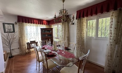 Resale - Villa - Villamartin