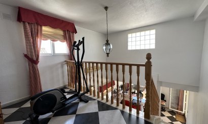 Resale - Villa - Villamartin