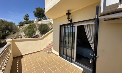 Resale - Villa - Villamartin