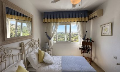 Resale - Villa - Villamartin