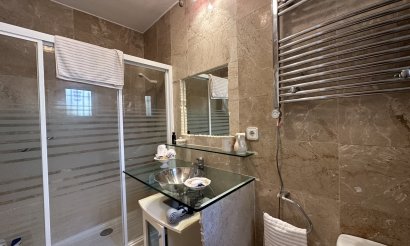 Resale - Villa - Villamartin