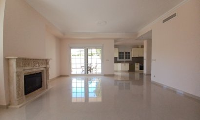 Resale - Villa - Cabo Roig