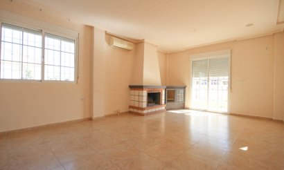 Resale - Villa - La Zenia - 