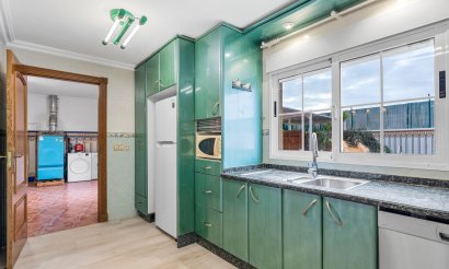 Använda fastigheter - Villa - Torrevieia - Torrevieja