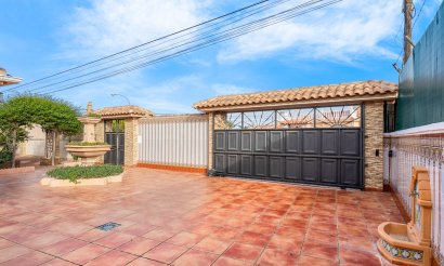 Använda fastigheter - Villa - Torrevieia - Torrevieja