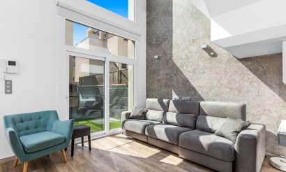 Resale - Villa - Ciudad Quesada - 