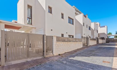 Resale - Villa - Ciudad Quesada - 