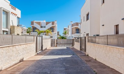 Resale - Villa - Ciudad Quesada - 