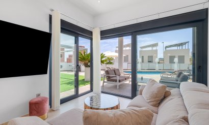 Använda fastigheter - Villa - Orihuela Costa - Villamartin