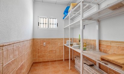 Resale - Villa - Torrevieia - Torrevieja