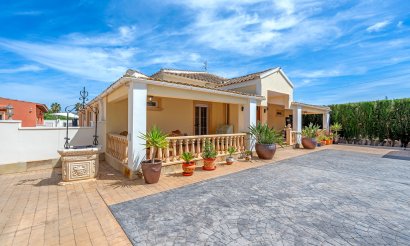 Resale - Finca / Country Property - Almoradí - Las Heredades