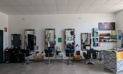 Resale - Commercial - Lo Crispin