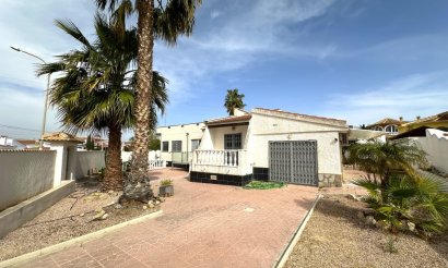 Resale - Villa - Ciudad Quesada - 