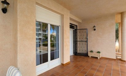 Resale - Villa - Mil Palmeras - 