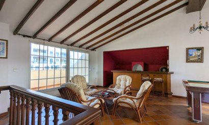 Resale - Villa - Mil Palmeras - 