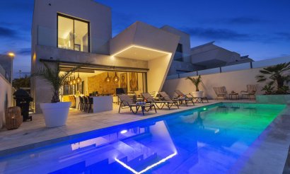 Resale - Villa - Ciudad Quesada - 