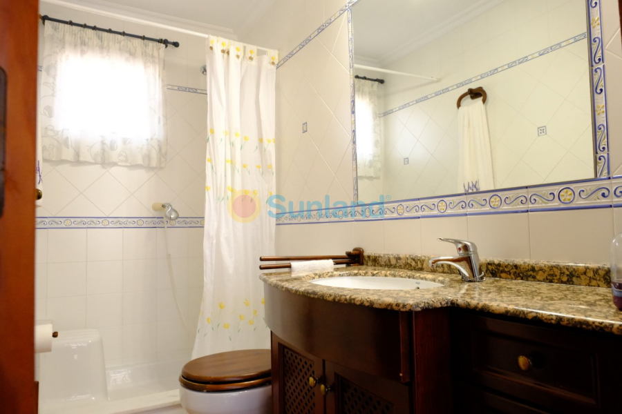 Använda fastigheter - Villa - Orihuela