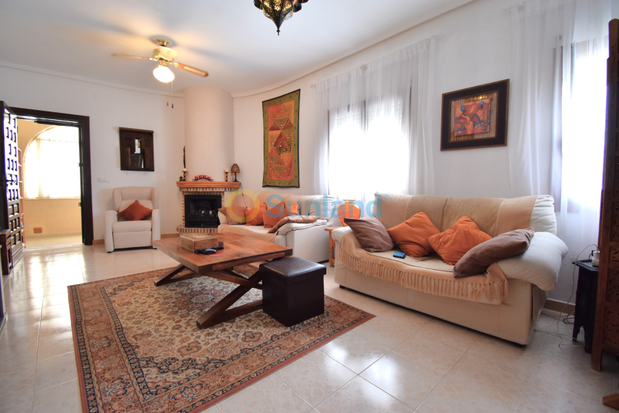 Resale - Villa - Orihuela Costa - Villamartin