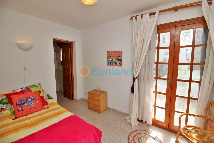 Resale - Townhouse - Villamartin