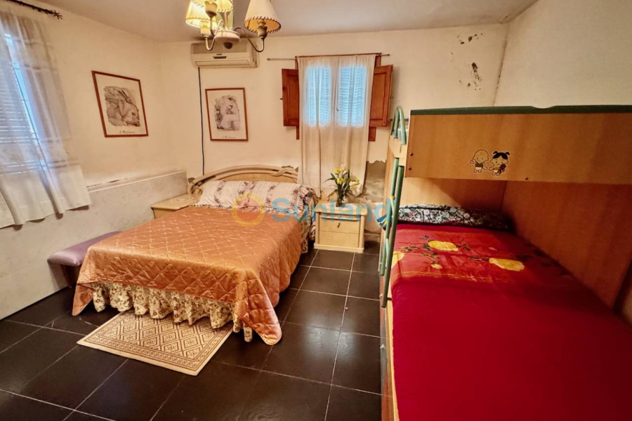 Resale - Villa - Guardamar del Segura