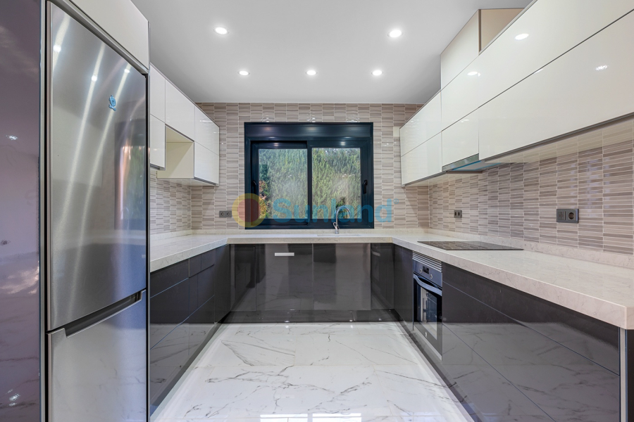 Вторичка - Bилла - Campoamor