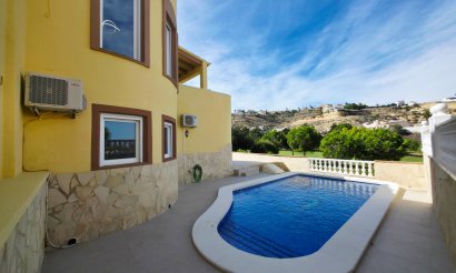 Resale - Villa - Ciudad Quesada - 