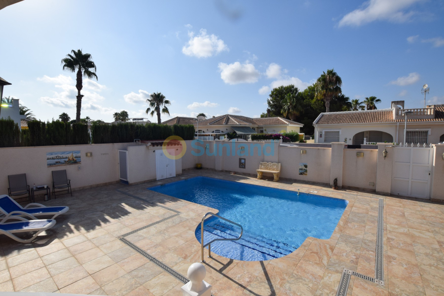 Resale - Detached Villa - Benijófar - Monte Azul/ El Dorado