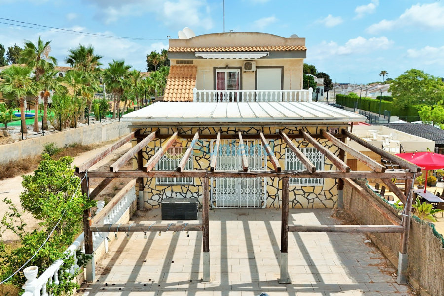 Resale - Commercial - Villamartin