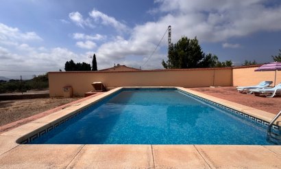Resale - Villa - Monovar