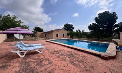 Resale - Villa - Monovar