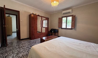 Resale - Villa - Monovar