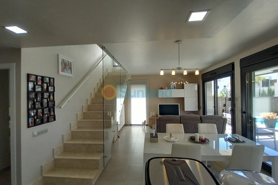 Resale - Semi-detached - Vistabella Golf