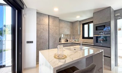 Resale - Villa - Orihuela Costa - Villamartin